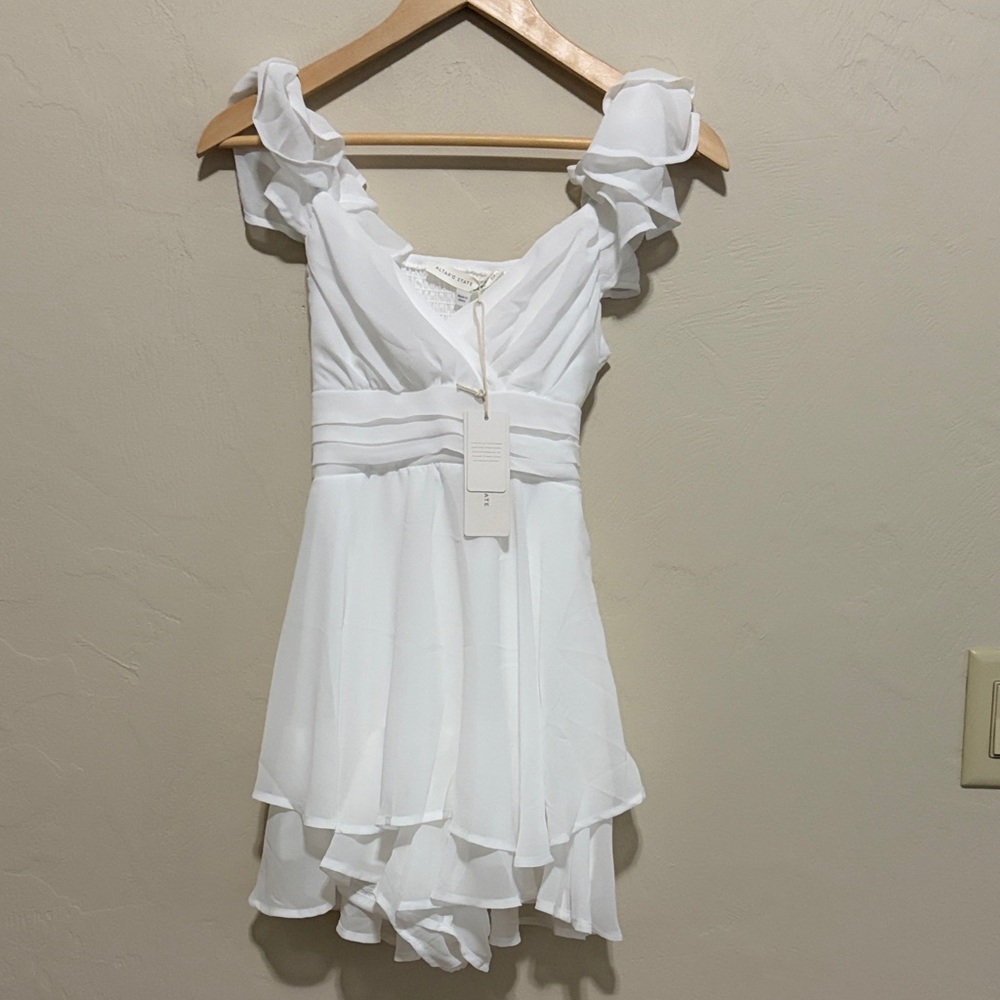 Altar'd State Laney Double Layered Elegant Romper. White/Ivory.